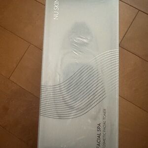 Nu Skin Facial Spa Device
